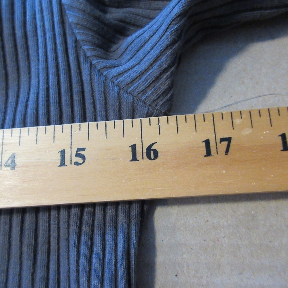 Scoop Neck Y2K Vibe Ribbed Shirttail Henley Top Medium Charcoal Gray Shirt NWT - Picture 10 of 11